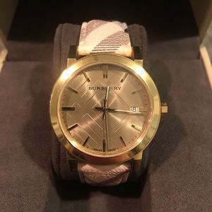 Burberry BU9026 The City Haymarket Watch